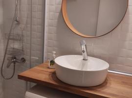 comfy condo Otopeni, condo στο Otopeni