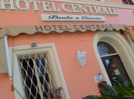 Hotel Centrale di Paolo e Cinzia、ロレートのホテル