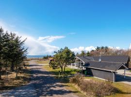 10 person holiday home in Løgstør-By Traum, hotel v destinaci Trend