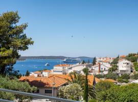 Apartments Luksa - ZF Hvar，位于赫瓦尔的酒店