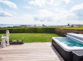 6 person holiday home in R nde, hotel a Rønde