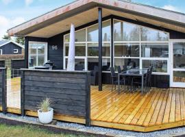 6 person holiday home in Hadsund, hotel din Hadsund