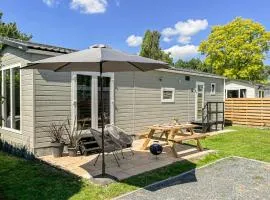 Stunning Home In Heinkenszand With Wifi