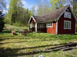 Holiday home MULLHYTTAN، مكان عطلات للإيجار في Mullhyttan