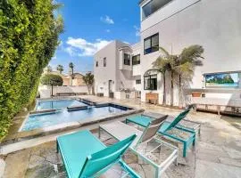 Coastal Paradise . Steps to the beach . Pool . Hot Tub