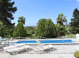 Villa Quintinha, holiday home in Mexilhoeira Grande