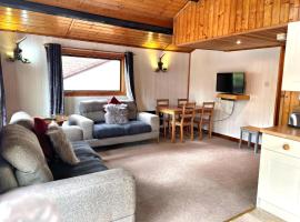 The Stag & Squirrel Lodge, lodge en Carmarthen