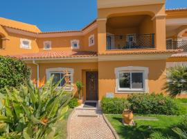 Beautiful Villa on Boavista Golf Resort - Daily Service & Spa Access, hotel near Boavista Golf & Spa Resort, Lagos