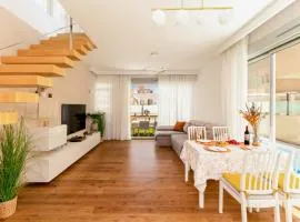 Luxurious villa with children's area (5 min to the sea)