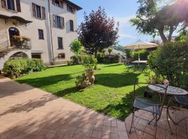 Le Quattro Stagioni B&B and Apartament: Monzambano, Castellaro yakınında bir otel