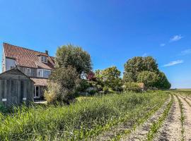 Beautiful Home In Graauw With House A Panoramic View, ваканционна къща в Graauw