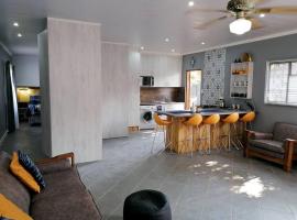 Greystoke - Furnished, self service apartment., hotel en Springs
