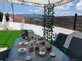 Family Country House-Corfu Holidays: Kanakádes şehrinde bir kır evi