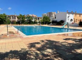 Adosado con piscina y tenis