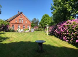 Gut Strackholt FeWo Seemannsgarn, hotel in Großefehn 