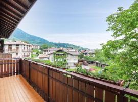 Amazing Apartment In Comano Terme With House A Mountain View, hotel with parking in Comano Terme