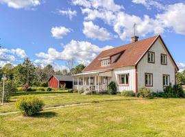 Awesome Home In Karlskrona With Wifi And 3 Bedrooms, hotel em Karlskrona