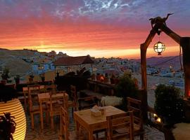 Petra Desert Dream Hotel: Wadi Musa şehrinde bir Oda ve Kahvaltı