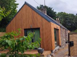 Stonehaven 2 Bedroom Seaside Cottage with Garden, hotel en Stonehaven