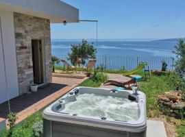 Amazing Home In Baska Voda With House Sea View, tradicionalna kućica u Baškoj vodi