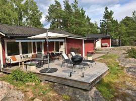 Holiday home DJURHAMN X, hotel v destinaci Djurhamn