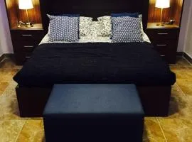 The Royal Luxury Superior Queen cot