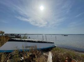 Oasis Cove, maisons au bord de l'eau, plage de Sète: Sète'de bir villa