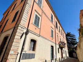 B&B letterario Palazzo Pistocchi บีแอนด์บีในแตราโม