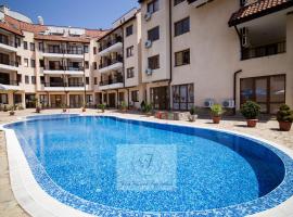 Four seasons apartment - Oasis beach resort, Happy Land, Bliznatsi, hótel í nágrenninu