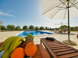 Holiday Home Villa Dalmacija by Interhome, hotel in Suhovare