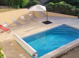 Maison avec piscine entre mer et montagne