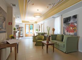 Cora Hotels Leon d'Oro, hotel em CastellʼArquato