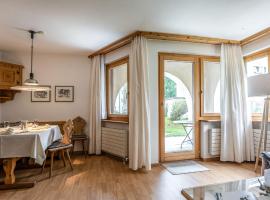 Apartment Chesa Auricula 1-1 by Interhome, hótel í Sils Maria
