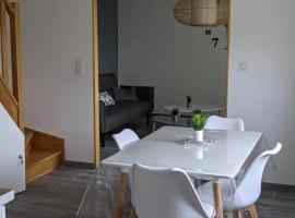 Appartement A neuf style scandinave, hotel conveniente a Valliquerville