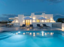 Sand & Sea Private Pool Villa Agia Anna, villa em Agia Anna Naxos