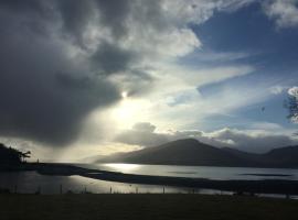 Kirkton Bay House Bed and Breakfast, hotel di Kyle of Lochalsh