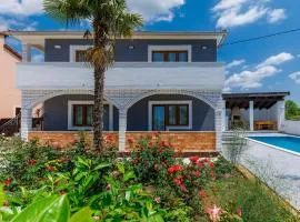 Holiday Home Mia by Interhome