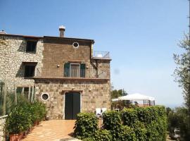 Holiday Home Garden House Li Galli by Interhome, hotel barato en Torca