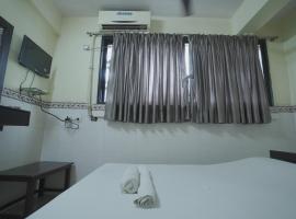 Hotel Swayam Lodging & Boarding By WB Inn, hotel en Ulhasnagar