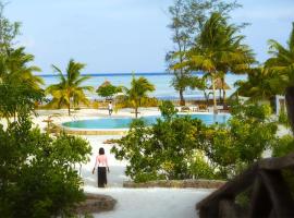 Ujamaa Beach Resort, hotel s parkiriščem v mestu Makunduchi