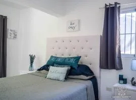 Lovely Palms Condo short distance to beach