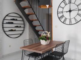 Apartments "4You"، فندق في تيفات