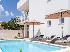 Baia Marzamemi Appartamenti Eleganti con Piscina e Terrazza Privata, hotel din Marzamemi
