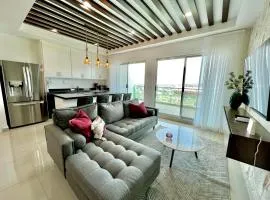 The One D16 Sobre el Malecón Vista al Estadio de Baseball