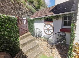 Shore Thing - Just a stones throw from the beach, beach rental in Sandgate