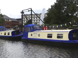 Houseboat Hotels, hotel near Meadowhall Shopping Centre, Sheffield