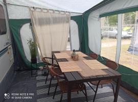 Przyczepy kempingowe u szwagrów, kamp sa luksuznim šatorima u gradu Hel