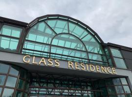 Glass Residence, hotel per famiglie a Otwock