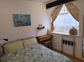 Cosy Flat in a Pretty Town.: Crewkerne şehrinde bir daire