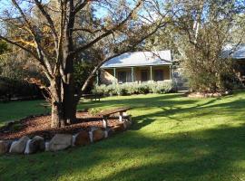 Grampians View Cottages and Units, resort in Halls Gap